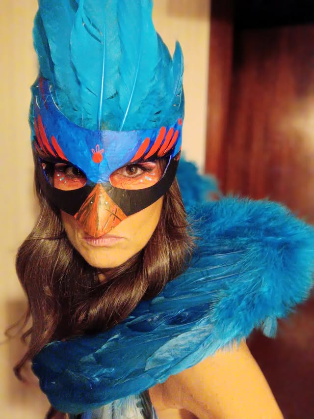 Pajarraca Azul — Máscara en uso